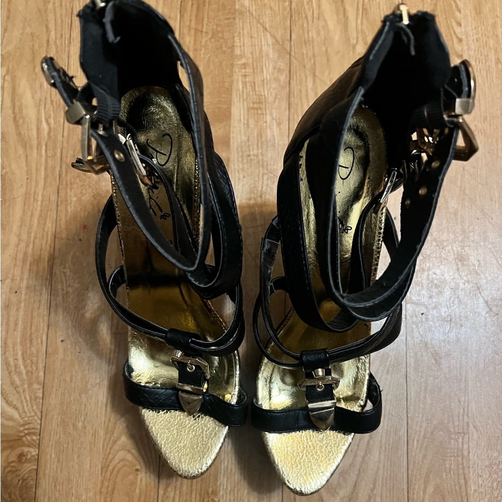 Elegant Black and Gold Women's Heels